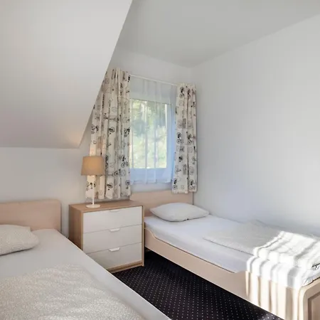 4 Pory Roku Apartamenty Domki Pokoje Nadole  Exterior photo