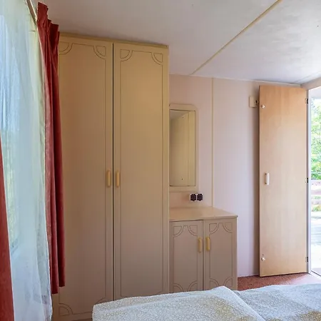 4 Pory Roku Apartamenty Domki Pokoje Nadole  Exterior photo